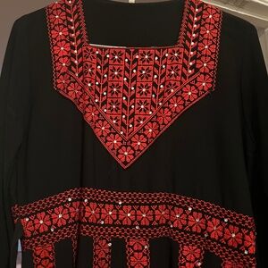 Palestinian thobe